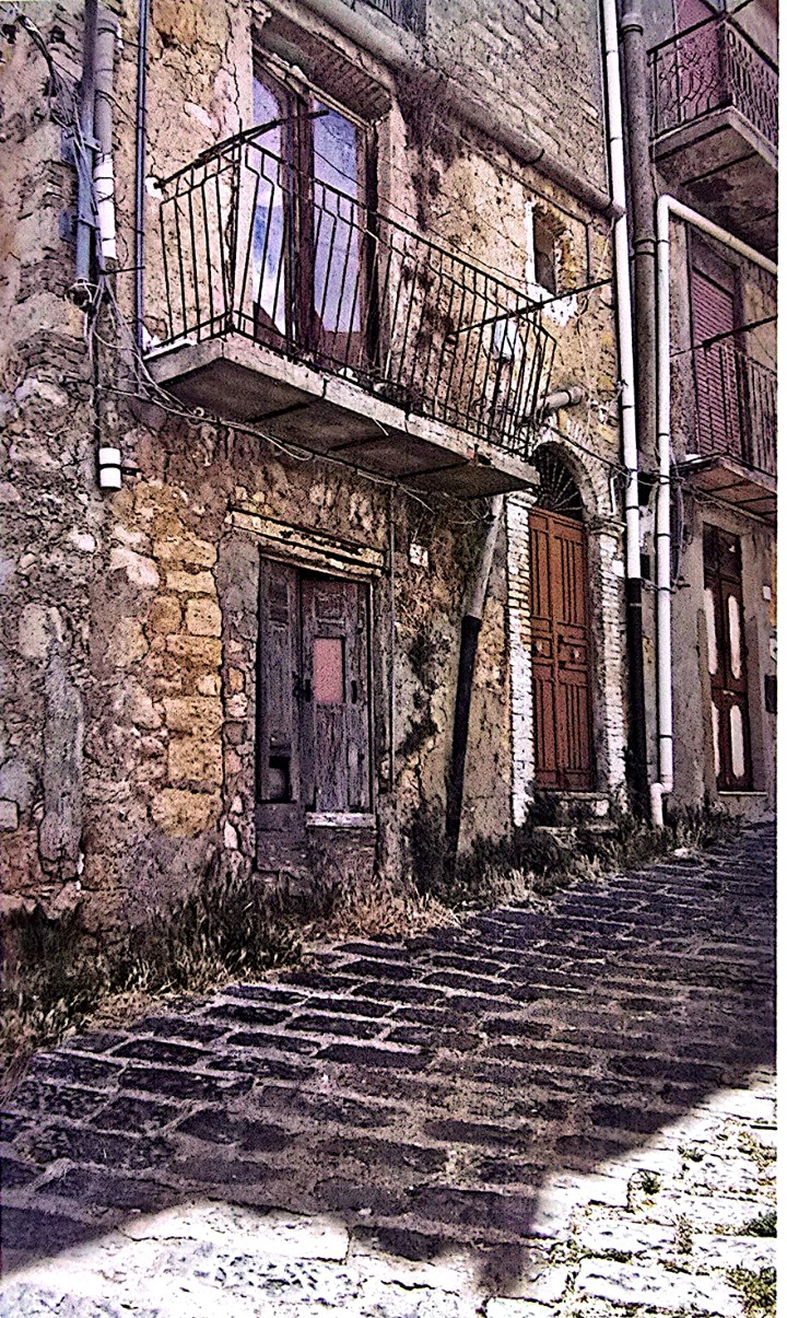 Vista prospetto e balcone - Via Madonna della Rocca 39