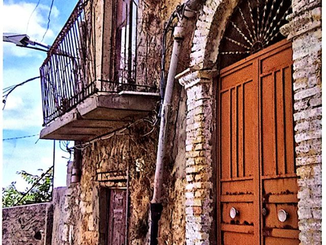 Casa indipendente in Via Madonna della Rocca 39